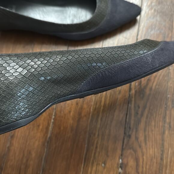 Stuart Weitzman Calf Hair and Leather Flats Blue Size 7.5 - Picture 5 of 6